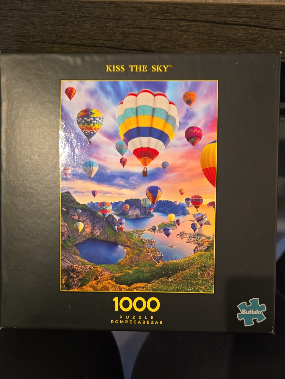 Buffalo 'Kiss the Sky' 1000-Piece Jigsaw Puzzle - Colorful Hot Air Balloons